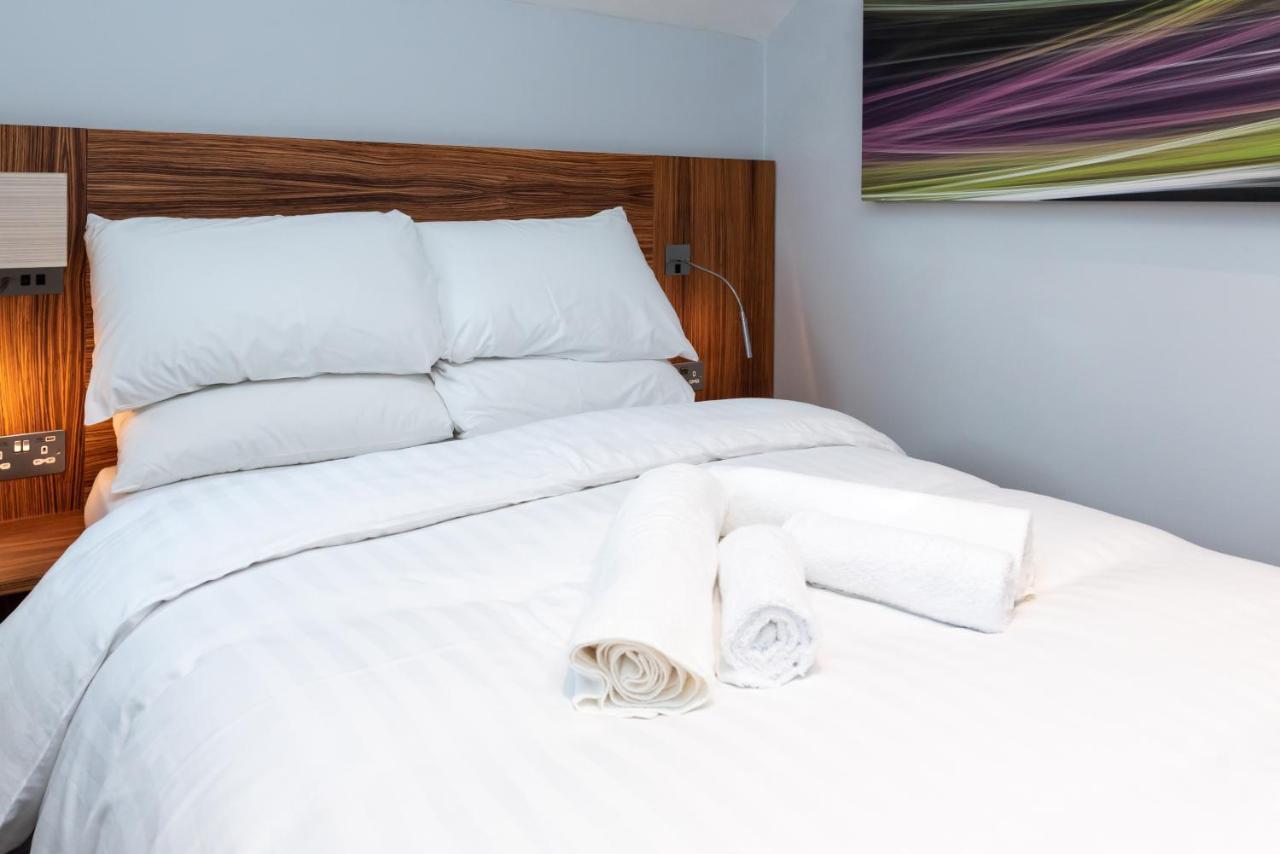 Uno Hotel Heathrow Windsor Slough Kültér fotó