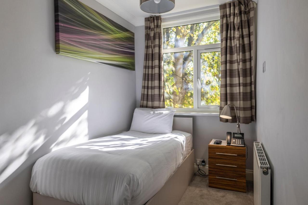 Uno Hotel Heathrow Windsor Slough Kültér fotó