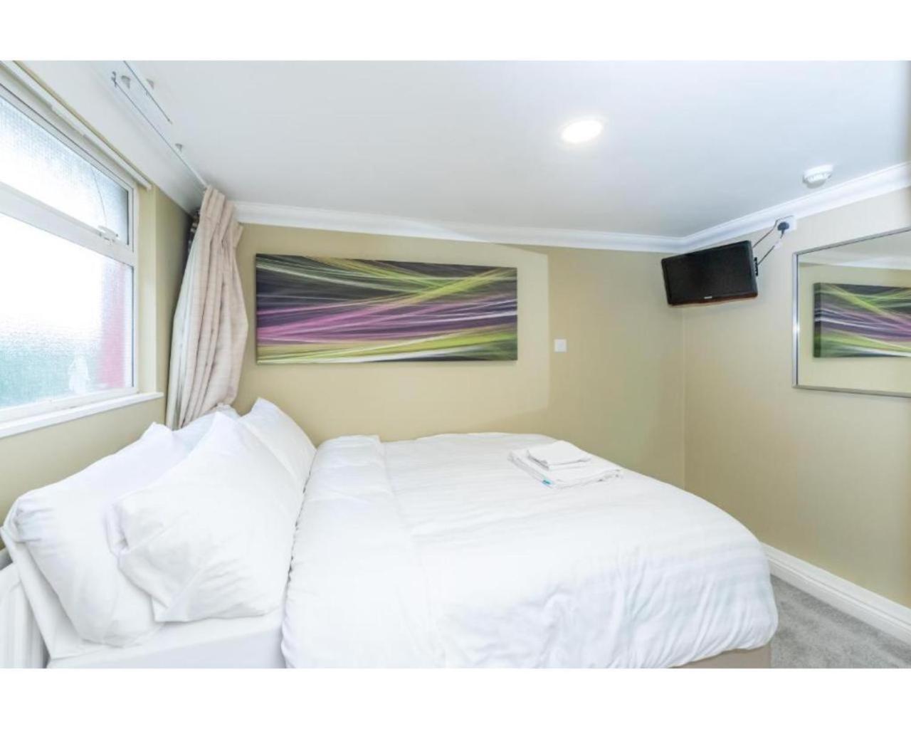 Uno Hotel Heathrow Windsor Slough Szoba fotó