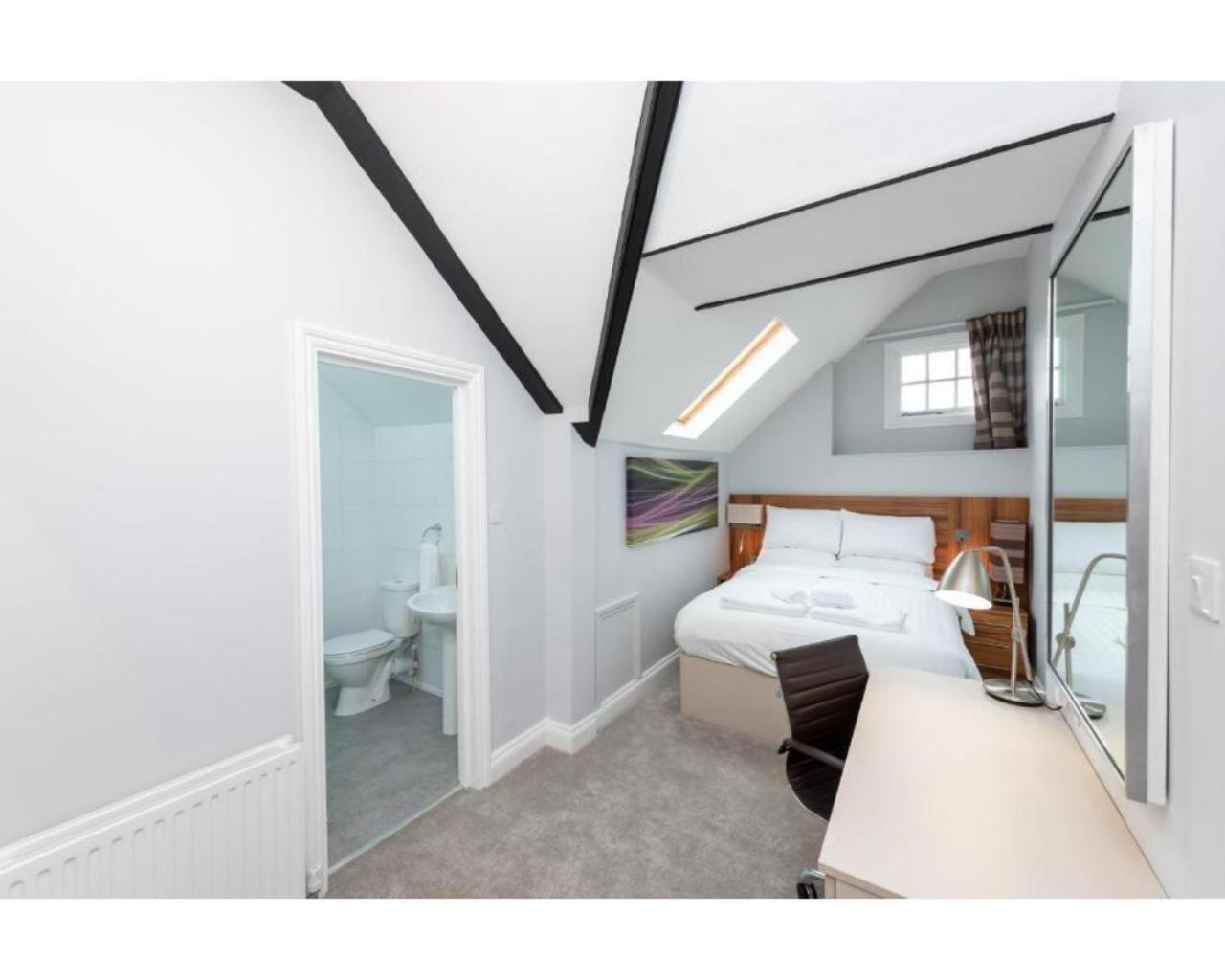 Uno Hotel Heathrow Windsor Slough Kültér fotó